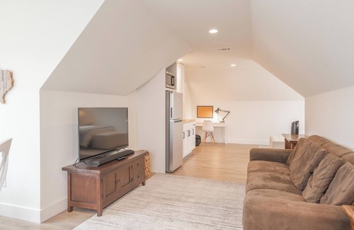 Austin Apartment | Scarlet Ridge Retreat | Near Wineries & DT Austin!