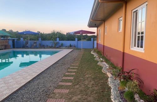 Bugallon Hotel | Scarlett Near Mount Zion
