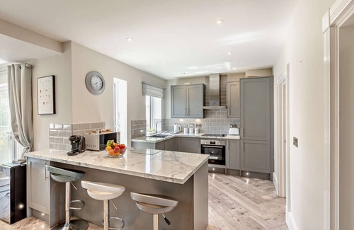 Torrington House | Scarlettrose - Four Bedroom House, Sleeps 7