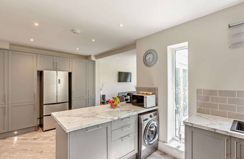 Torrington House | Scarlettrose - Four Bedroom House, Sleeps 7