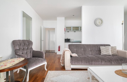 Canary Wharf Apartment | Scenic 2-Bed in Canary Wharf
