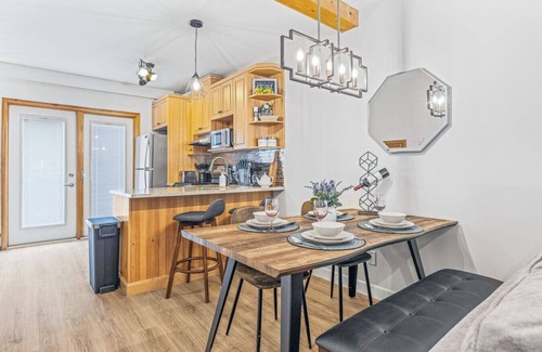 Harvie Heights House | Scenic 2BR Haven w/MTN Views + Near DT Banff!