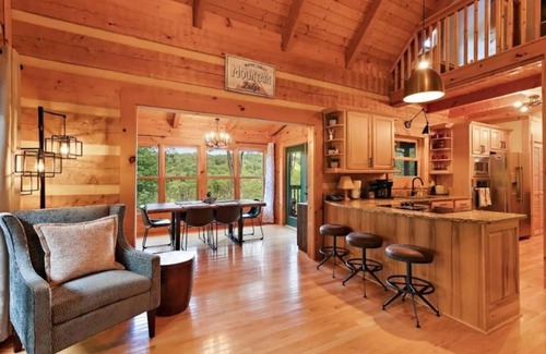 Charter Hills Ski Chalet | Scenic 4-BR Chalet with Hot Tub