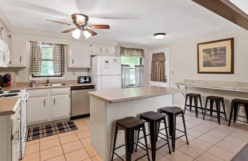 Kendall House | Scenic and Stunning Lakefront Home with Large Yard