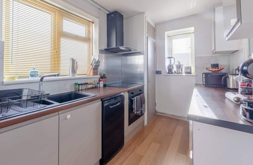 Homerton Apartment | Scenic and Unique 2 Bedroom - Hackney Central