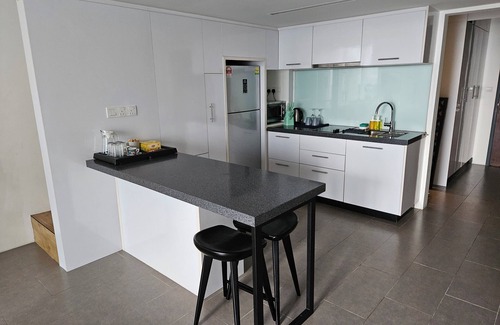 Brickfields Condo | Scenic Balcony Suite @ EST Bangsar with Amazing Night View Perfect for Couples