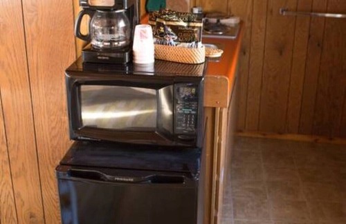 Bayview Hotel | Scenic Bay Motel room 3