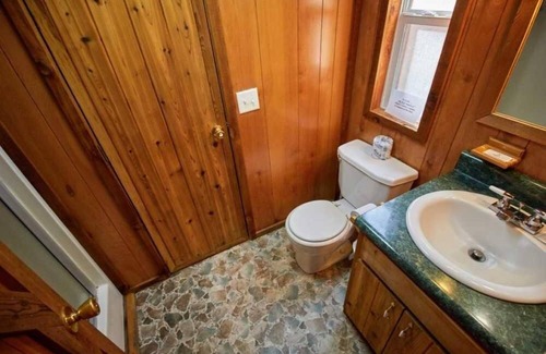 Weatherford Cabin | Scenic Bliss in Weatherford! Short Drive to Webbers Falls Historical Society