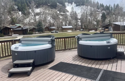Pagosa Springs House | Scenic Cabin in the Mountains w/Skiing Access & Nearby Trails - Parking