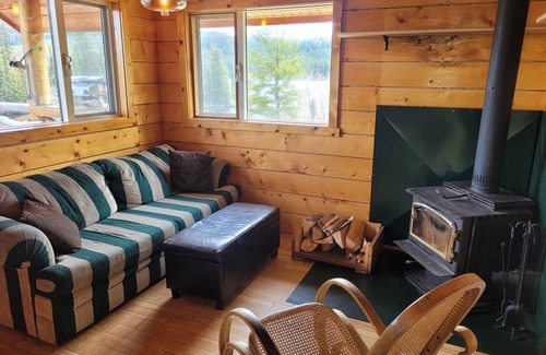 Central Okanagan Cabin | Scenic cabin overlooking Oyama Lake. Big deck. Pet-friendly!