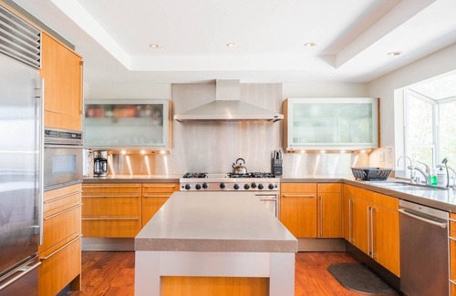 Rowland Heights House | Scenic City Views near DISNEYLAND and DTLA (sleeps 16)