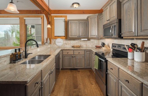 Foscoe Condo | Scenic condo, Mountain Views, private deck in Echota Resort with Pool