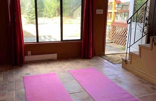 Port Alberni House | Scenic Country Home | Sleeps 10 |Pet friendly, Port Alberni