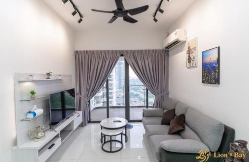 Central District Apartment | Scenic Country Garden Danga Bay by Lions Bay