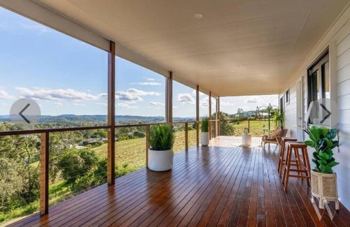 Chatsworth House | Scenic Country view Retreat near Gympien