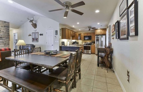 Ridgedale House | Scenic Cove Lake Front Lodge