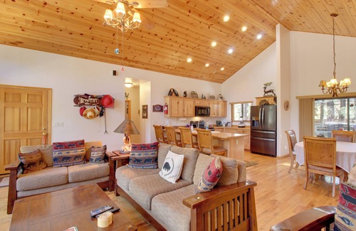 Pinetop Cabin | Scenic Deck + Horse Corral: Pinetop-Lakeside Cabin