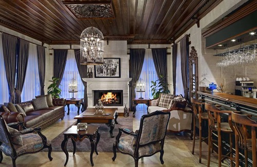 Mustafapasa Hotel | Scenic Garden Cave Suite with Lush Surroundings | Free Parking w/Outdoor Pool