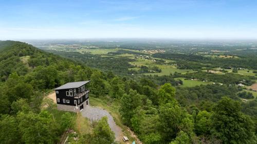 Ridgeway House | Scenic Getaway Cabin w/Fire Pit, Deck & Panoramic Views in Martinsburg, WV