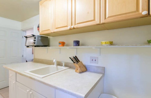 Lexington Hills Apartment | Scenic getaway - monthly rental