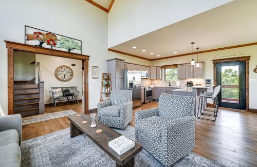 Lindseyville House | Scenic Getaway with Deck 7 Mi to Mammoth Cave Park!