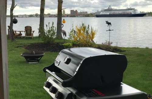 Stratford Apartment | Scenic Harbour View House Waterfront