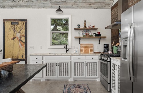 Comfort House | Scenic Hillside Cottage with Firepit & Observation Deck