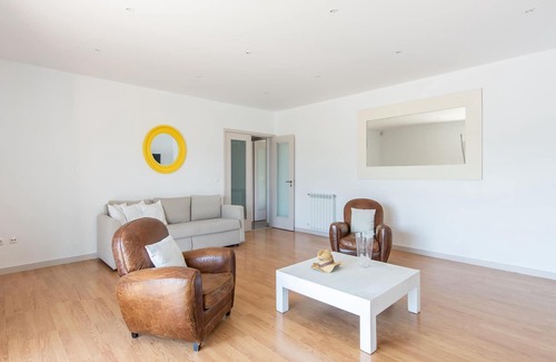 Vila Verde House | Scenic holiday home in Braga with swimming pool