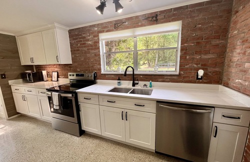 Sanford House | Scenic home surrounded by 1.25 acres of nature