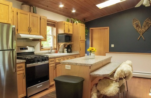 Rutledge Cabin | Scenic Kettle River Cabin - Hike, Sauna, Kayaks & More-Your Next Retreat Awaits!