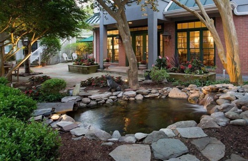 Country Club Estates Apartment | Scenic King Room | Garden Views & Easy Access