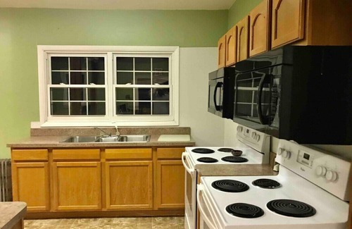 Waynesboro House | Scenic Mountain Top Retreat with 28 Beds
