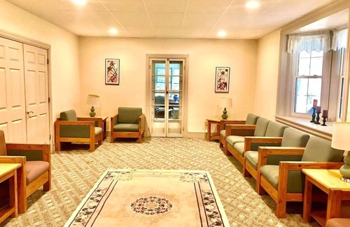 Waynesboro House | Scenic Mountaintop Villa with Free WiFi & Pool