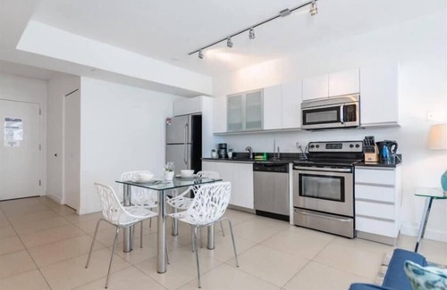 Miami Beach Apartment | Scenic Ocean View | Free Beach Access | Btwn Fort Lauderdale & Miami