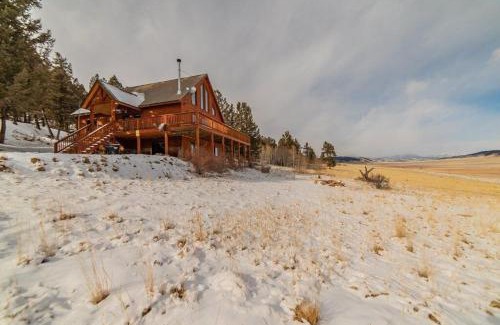 Fairplay House | Scenic Pet-Friendly Mountain Getaway With Two Living Areas and Game Room - A Reel Good Time