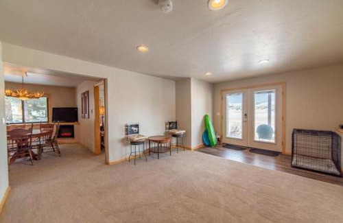 Fairplay House | Scenic Pet-Friendly Mountain Getaway With Two Living Areas and Game Room - A Reel Good Time