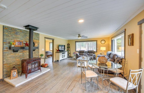 Priest River House | Scenic Priest Lake Vacation Rental Deck and Views!