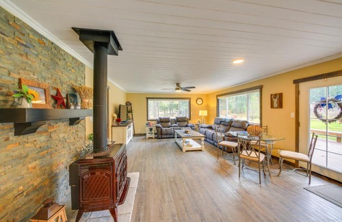 Priest River House | Scenic Priest Lake Vacation Rental Deck and Views!