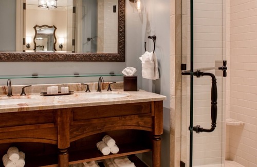 Mount Berry Hotel | Scenic Resort with Outdoor Adventures, Spa, and Outdoor Pool!