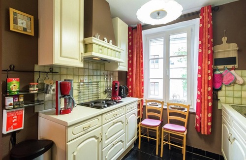 Gimnee House | Scenic Retreat in Gimnée