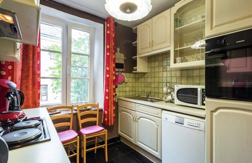 Gimnee House | Scenic Retreat in Gimnée