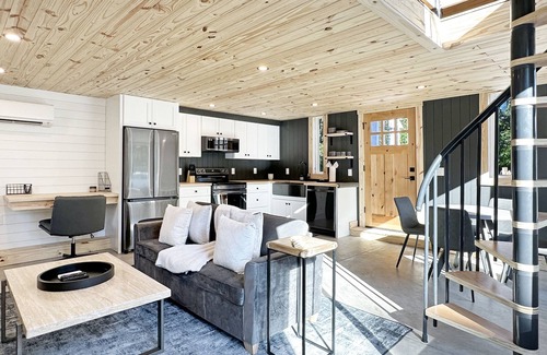 Summerville House | Scenic Retreat