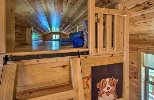 Cub Run Cabin | Scenic Retreat w/ Ponds, Waterfall, Cave & More!