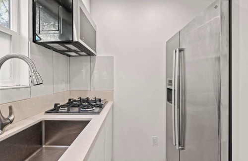 Atwater Village House | Scenic Retreat With Deck & Stunning Views in LA