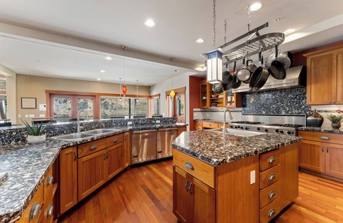 Orondo House | Scenic Riverfront Escape Near Chelan | Sleeps 16 + Hot Tub
