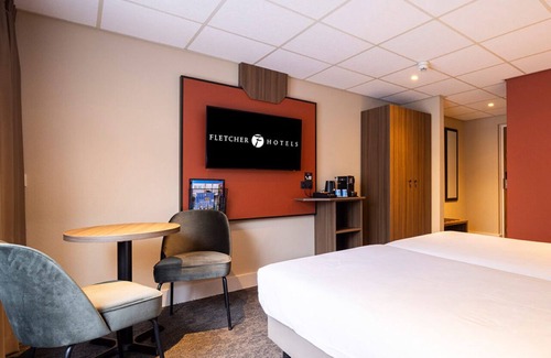 Doorwerth Hotel | Scenic Room Near Dutch Open Air Museum – Ideal for Exploration - 3 Units