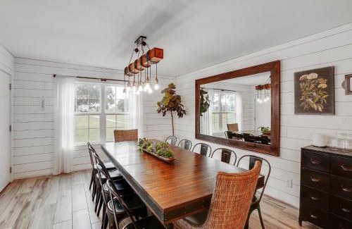 Garland House | Scenic Rustic Farmhouse - Gameroom+Separate Suite