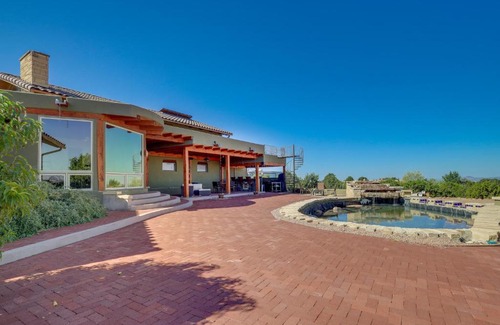 Santa Fe House | Scenic Santa Fe Vacation Rental with Views and Hot Tub