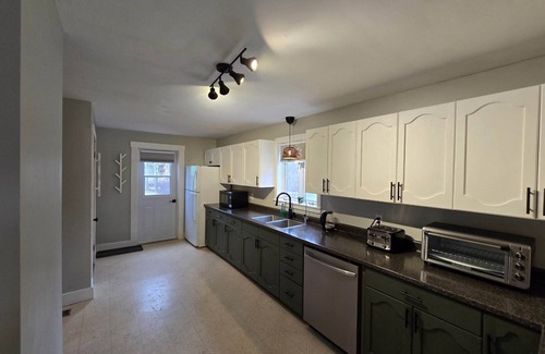 Shelburne House | Scenic Shelburne home. Central location close to Shelburne Harbour.