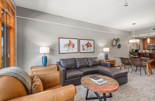 Snowmass Village House | Scenic Slopeside Haven The Snowmass Village Gem